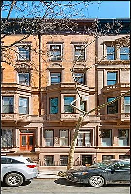 1st image of 33 W 89th St