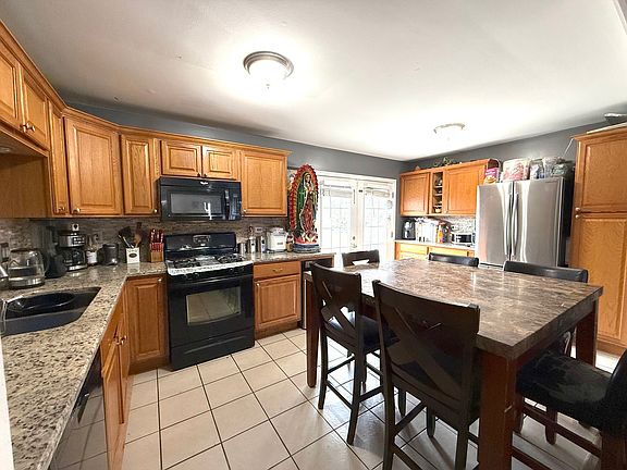 5th image of 1216 N Lakeshore Dr