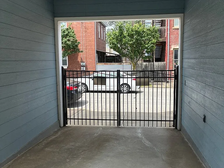 4416 Plummer St — Photo 4