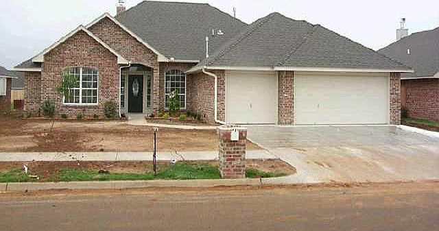 1st image of 16916 Gladstone Cir