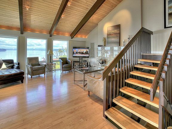 4th image of 42 Leschi Dr