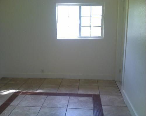4th image of 1039 N Mountain View Ave