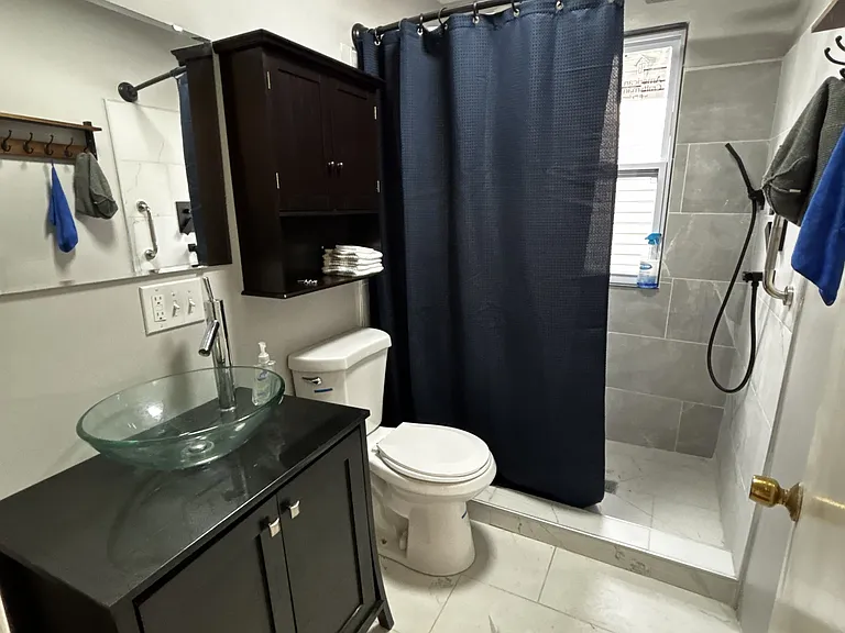 2538 Florent Ave — Photo 8
