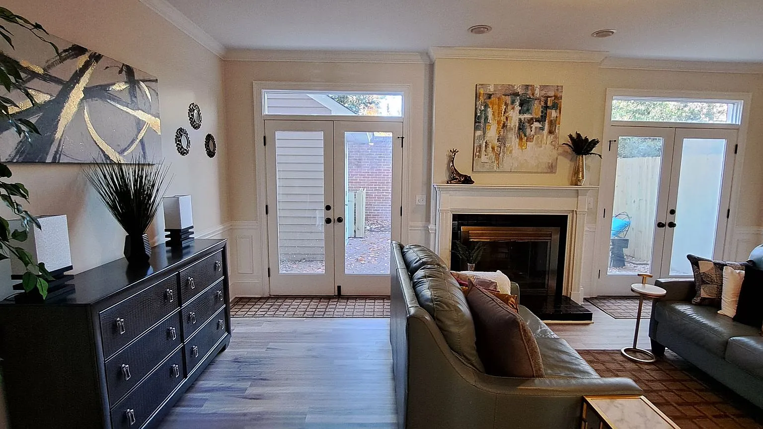 Gorgeous Furnished Three Bedroom Condo- Shorter/Long Term Leases Acceptable! — Photo 1