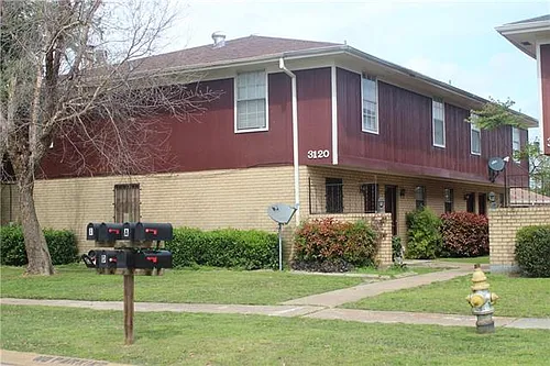 3120 Phoenix Ave #D Photo 1