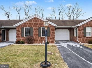 722 Fireside Dr, Shippensburg, PA 17257