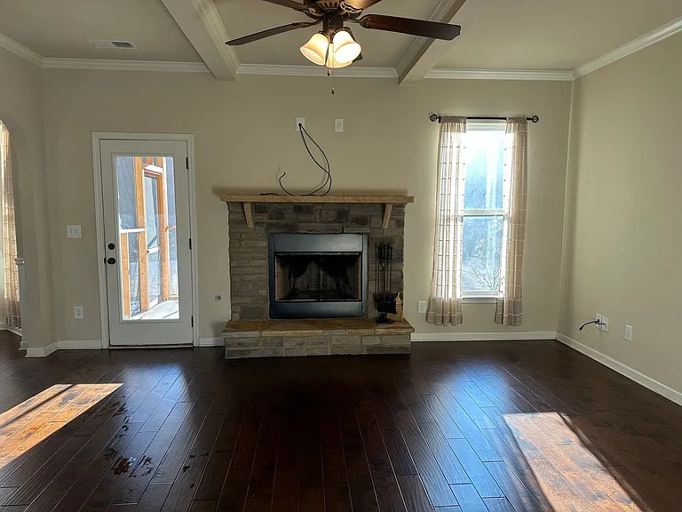 549 W Holloway Dr — Photo 12