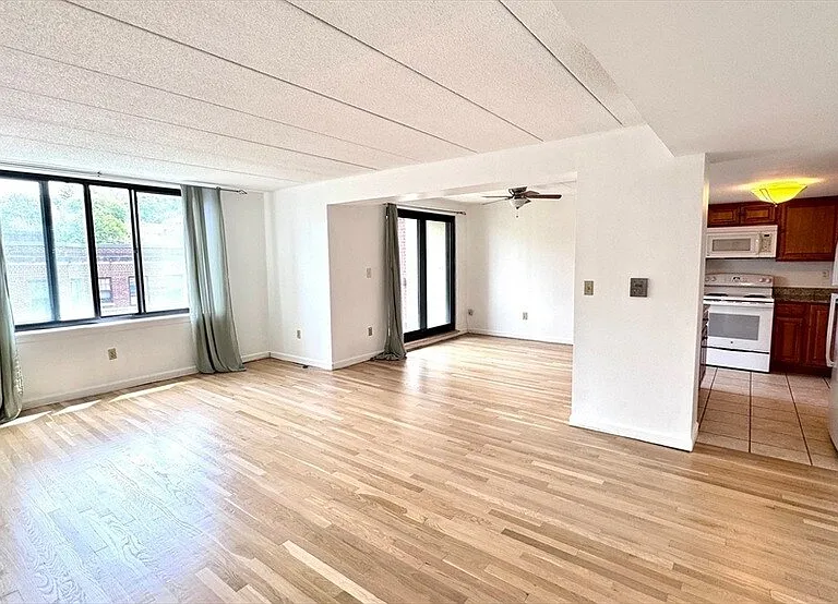 83 Brainerd Rd #404B — Photo 4