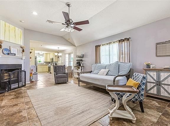 4th image of 3404 Bradbury St