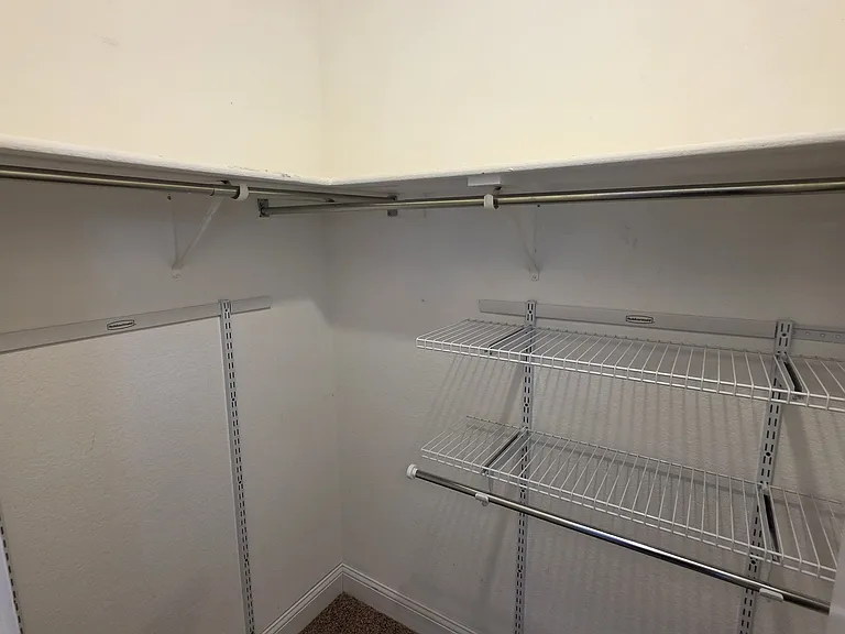 6511 White Oaks Ln — Photo 34