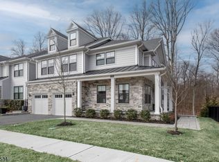 17 Concord Ct, Warren, NJ 07059