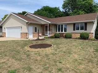 1080 Pendleton Rd, Neenah, WI 54956