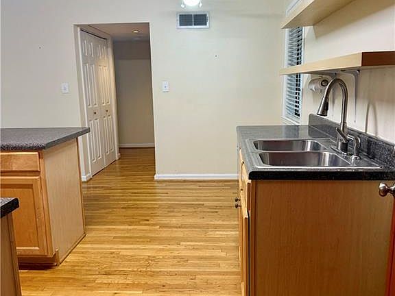 3rd image of 410 Candler Park Dr NE APT A1