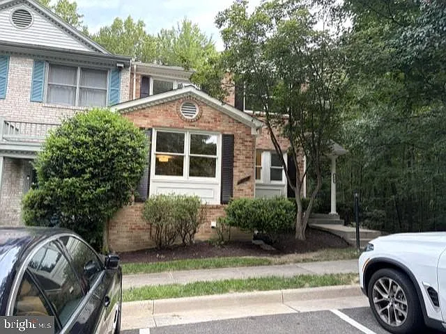 3 bed, 4.0 bath, 2844 sqft, $3,400 — Photo 1