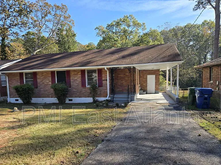 2332 Carey Dr SE — Photo 1