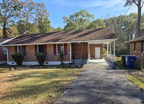 2332 Carey Dr SE Photo 1