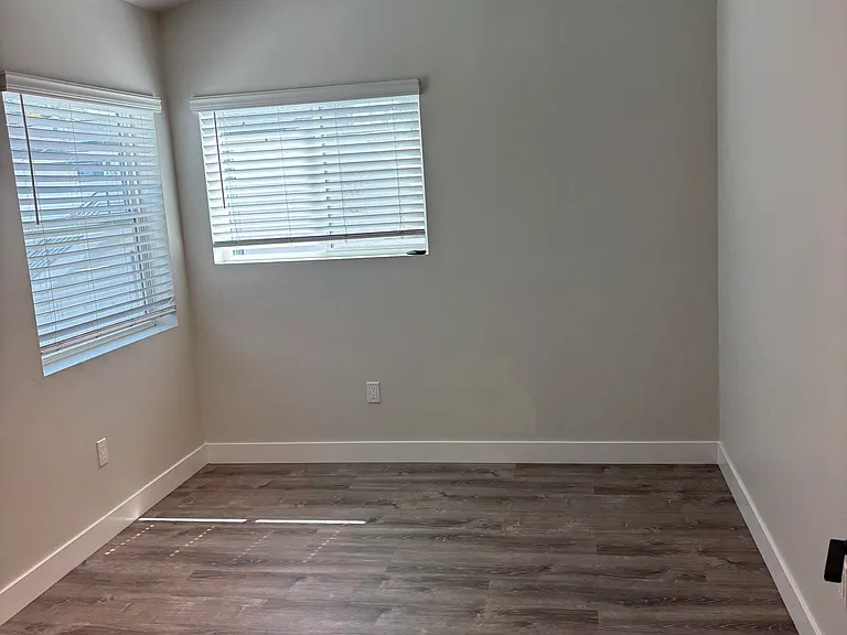 4321 33rd St #4B — Photo 7
