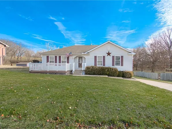 215 Dykes Ln, Holt, MO 64048