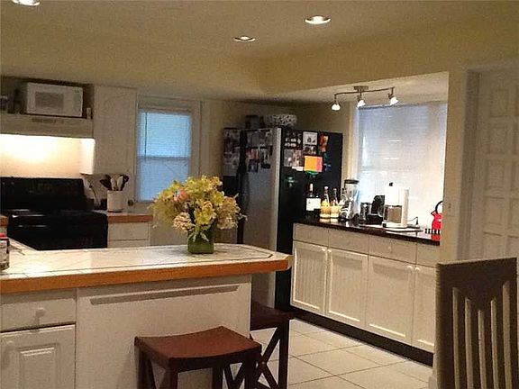 3rd image of 3207 Palm Dr