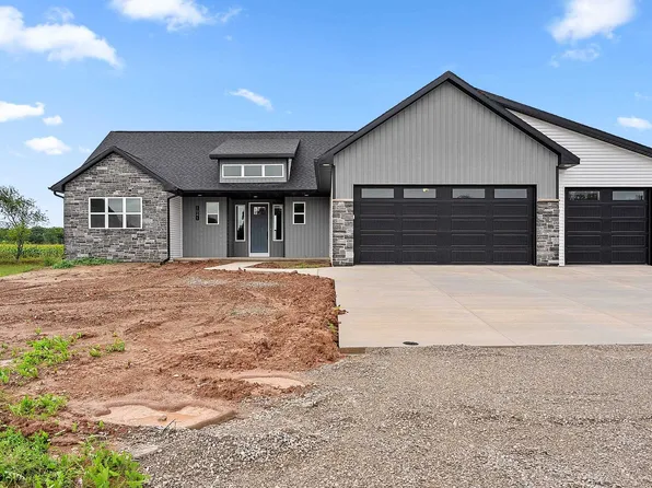 1041 Sandpiper Dr, Menasha, WI 54952