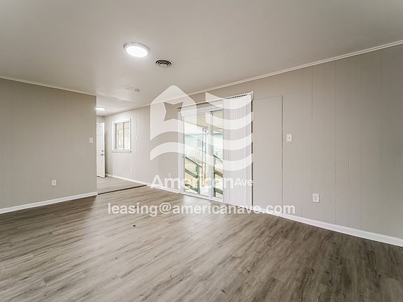 616594_005_wm_-_living_room_13398597.jpg