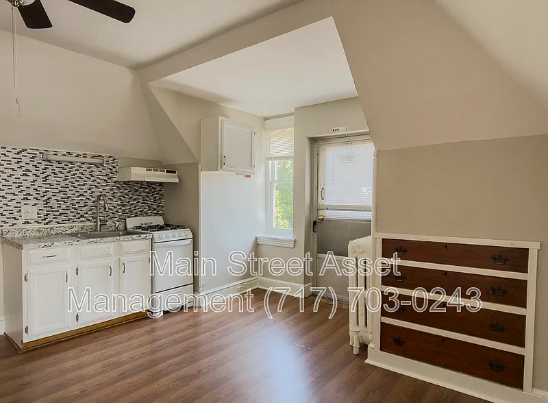 1 bed, 1.0 bath, 700 sqft, $1,100 — Photo 4