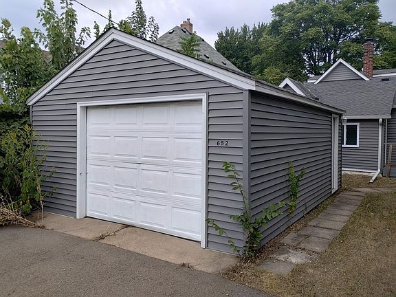 4th image of 652 Watson Ave