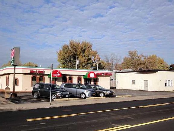 4th image of 725 Kenmore Ave