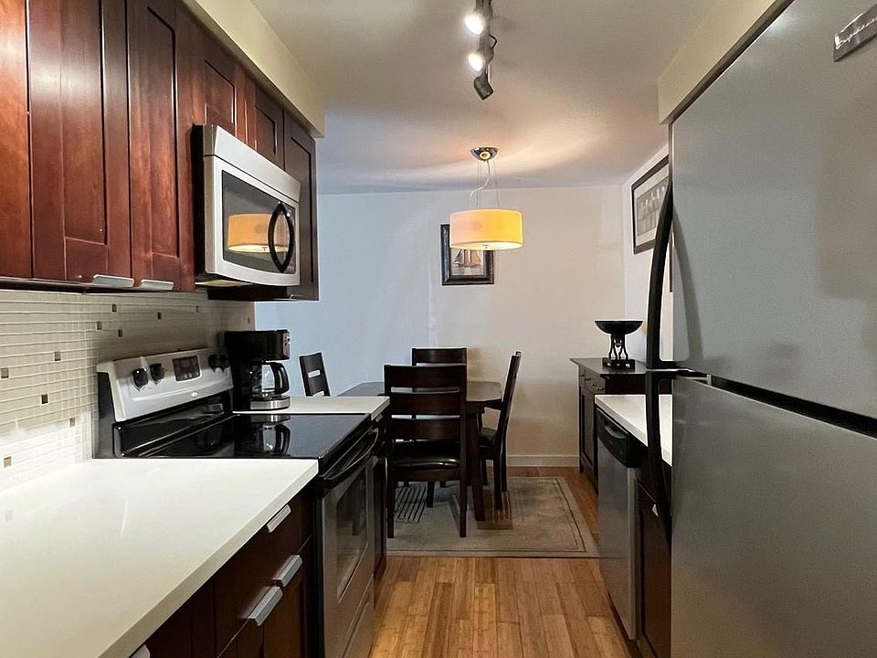 1st image of 11008 NE 68th St APT 713