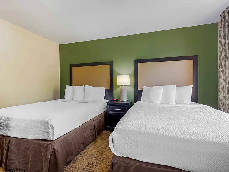 Deluxe Studio - 2 Full Beds