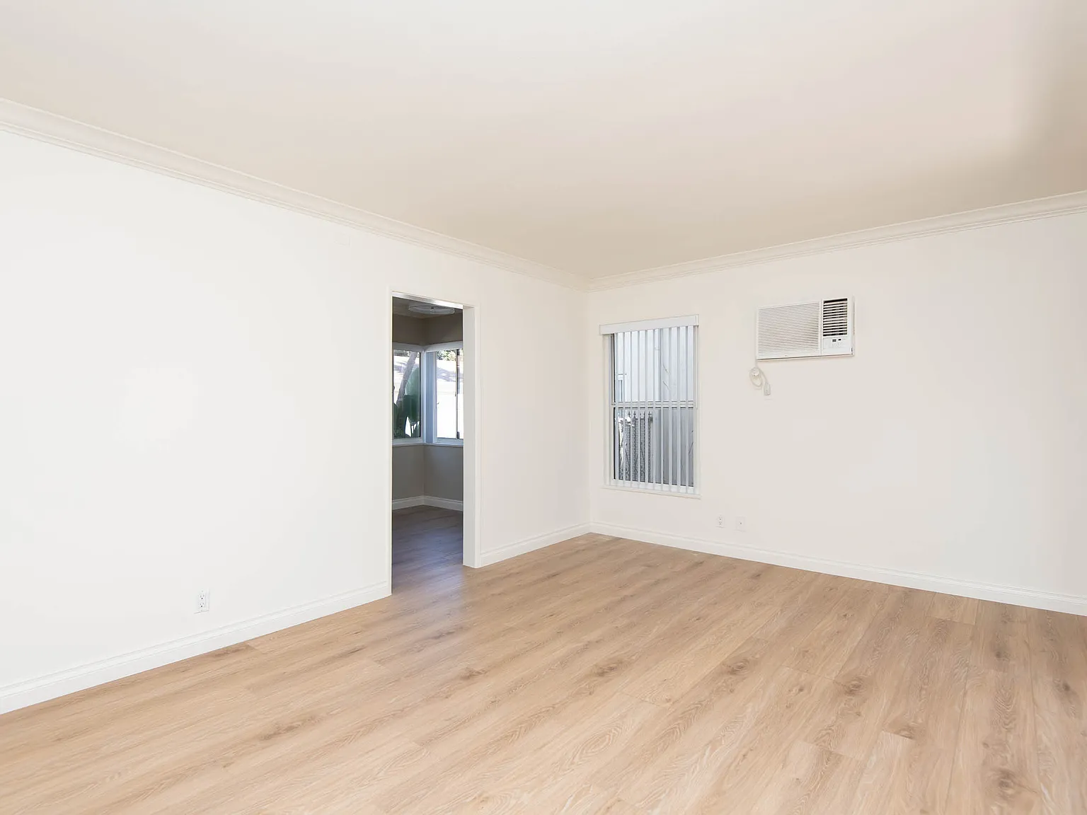 1 bed, 645 sqft, $2,450 — Photo 3