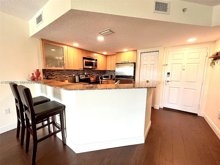 201 S Golden Isles Dr #306 — Photo 15