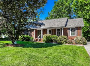 905 Elizabethan Dr, Greensboro, NC 27410