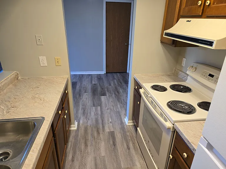 Lynnwood Apartments — Photo 6