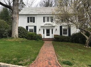 15 Lewis Dr, Maplewood, NJ 07040
