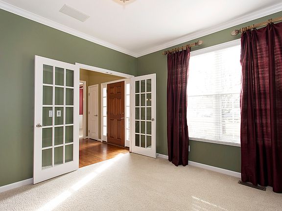 5th image of 6877 Stonehedge Cir
