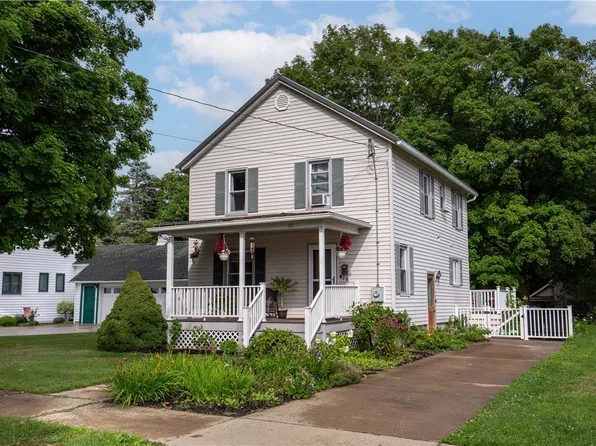 105 Robie St, Bath, NY 14810