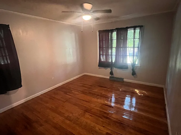 182 N Main St SW — Photo 10