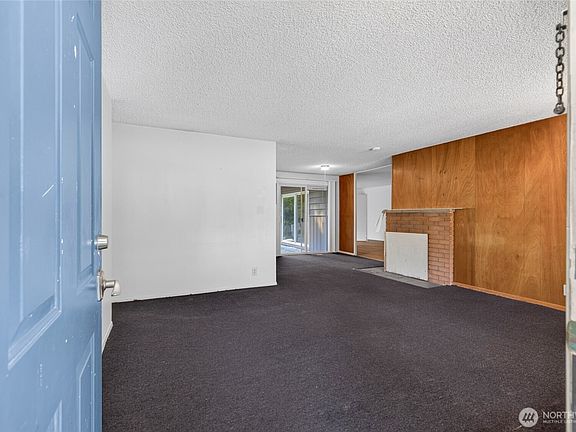 4th image of 3327 NE 190th Street