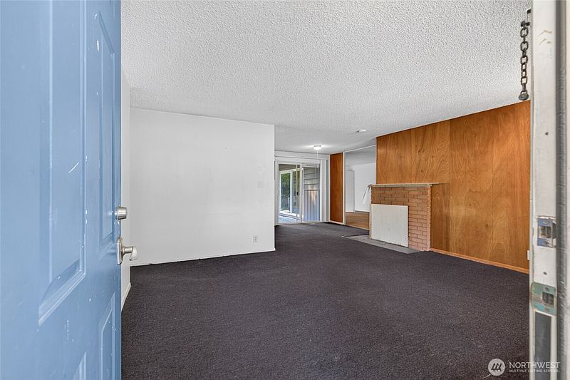 4th image of 3327 NE 190th Street