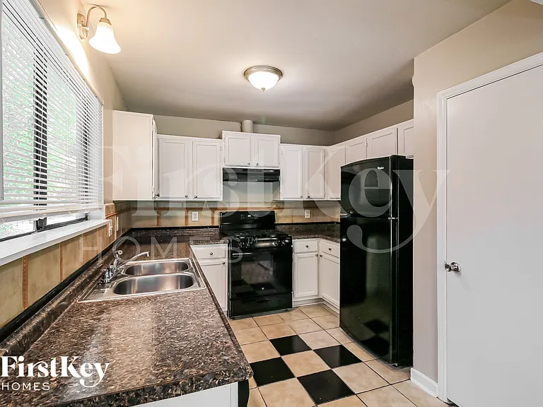 227 Avalon Way — Photo 9