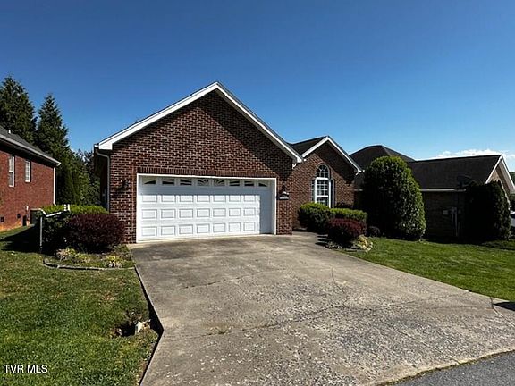 2nd image of 126 Thistledown Cir