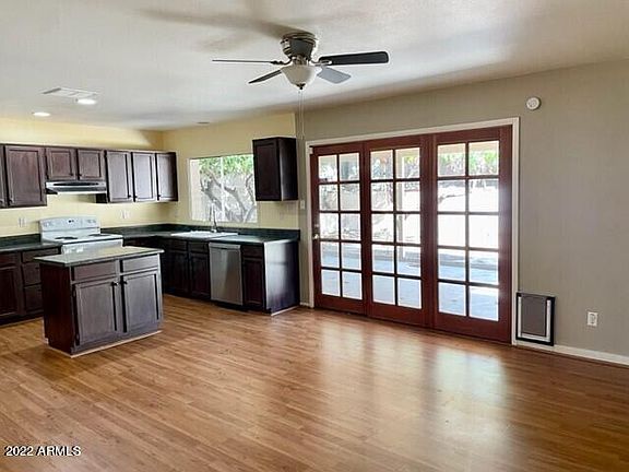 4th image of 2710 E Dahlia Dr