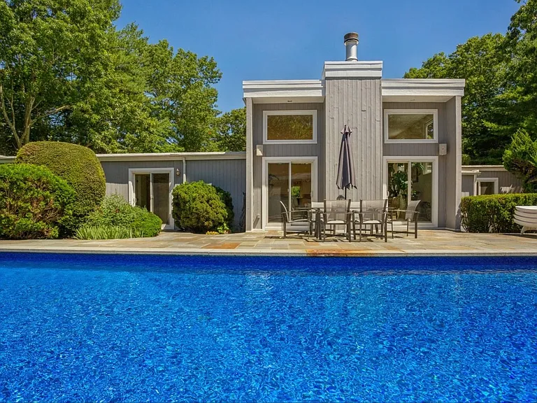 Peconic Hills Dr — Photo 16