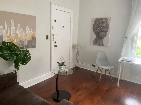 126 Mendoza Ave APT 8, Coral Gables, FL 33134