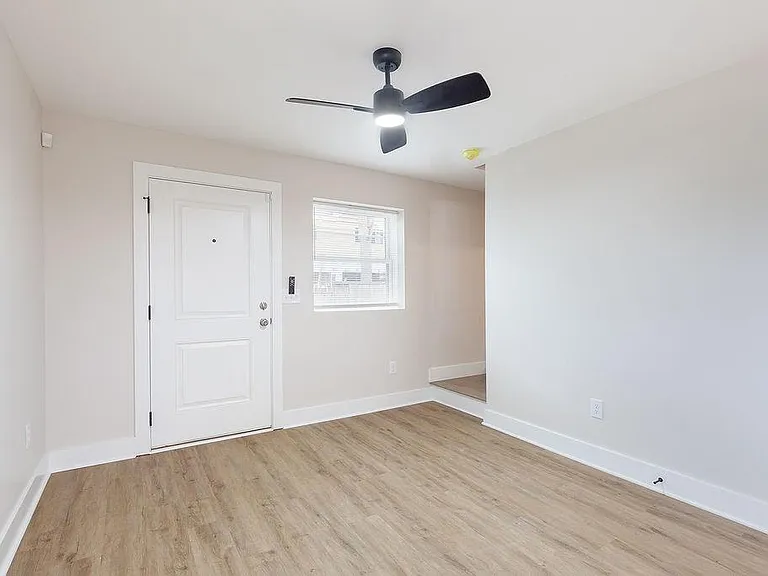 396 Linden Ave NE #105 — Photo 6