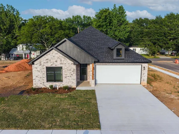 109 Fitzgerald Dr, Benton, AR 72015