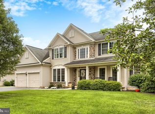 16 Blackberry Ln, Palmyra, PA 17078