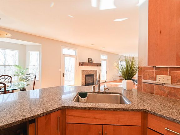 5th image of 20379 Pinehurst Ln