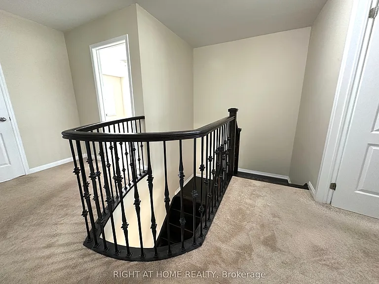 116 Hurst Dr — Photo 34